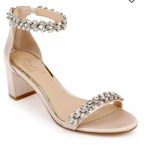 Jewel Badgley Mischka Champagne Sandals Heels. Size 9.